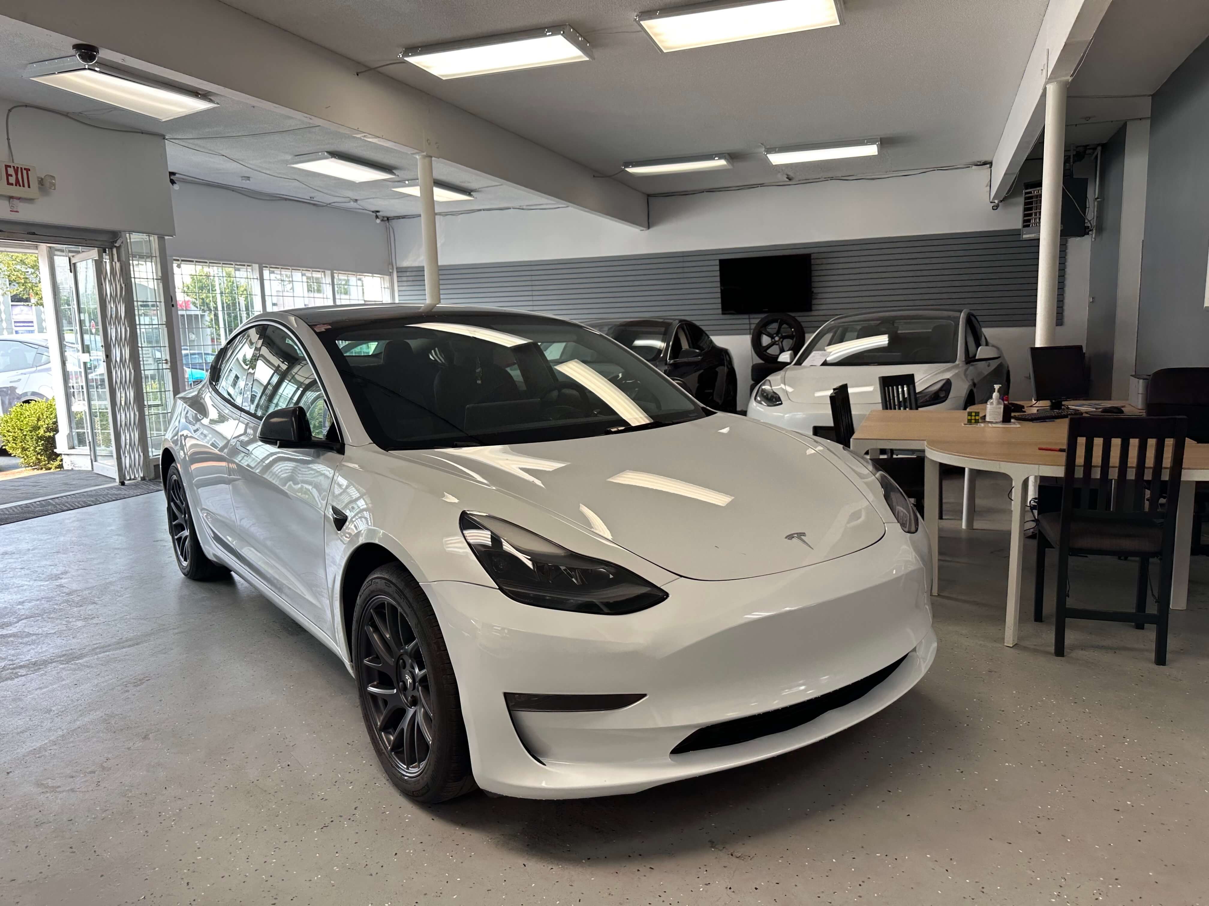2023 Tesla Model 3 RWD, image 1